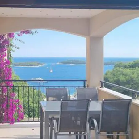 San Antonijo * 赫瓦尔